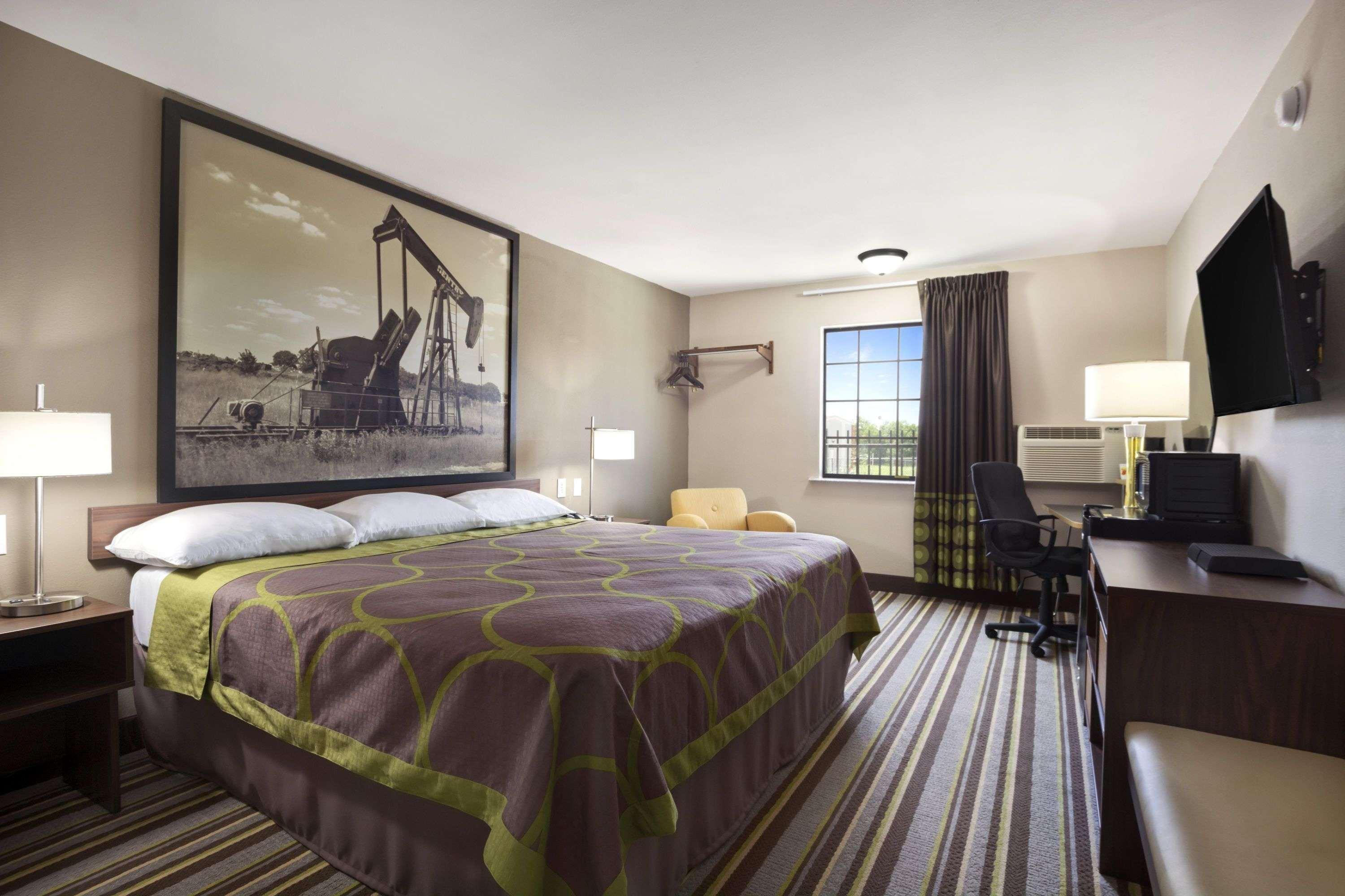 Super 8 By Wyndham Ardmore