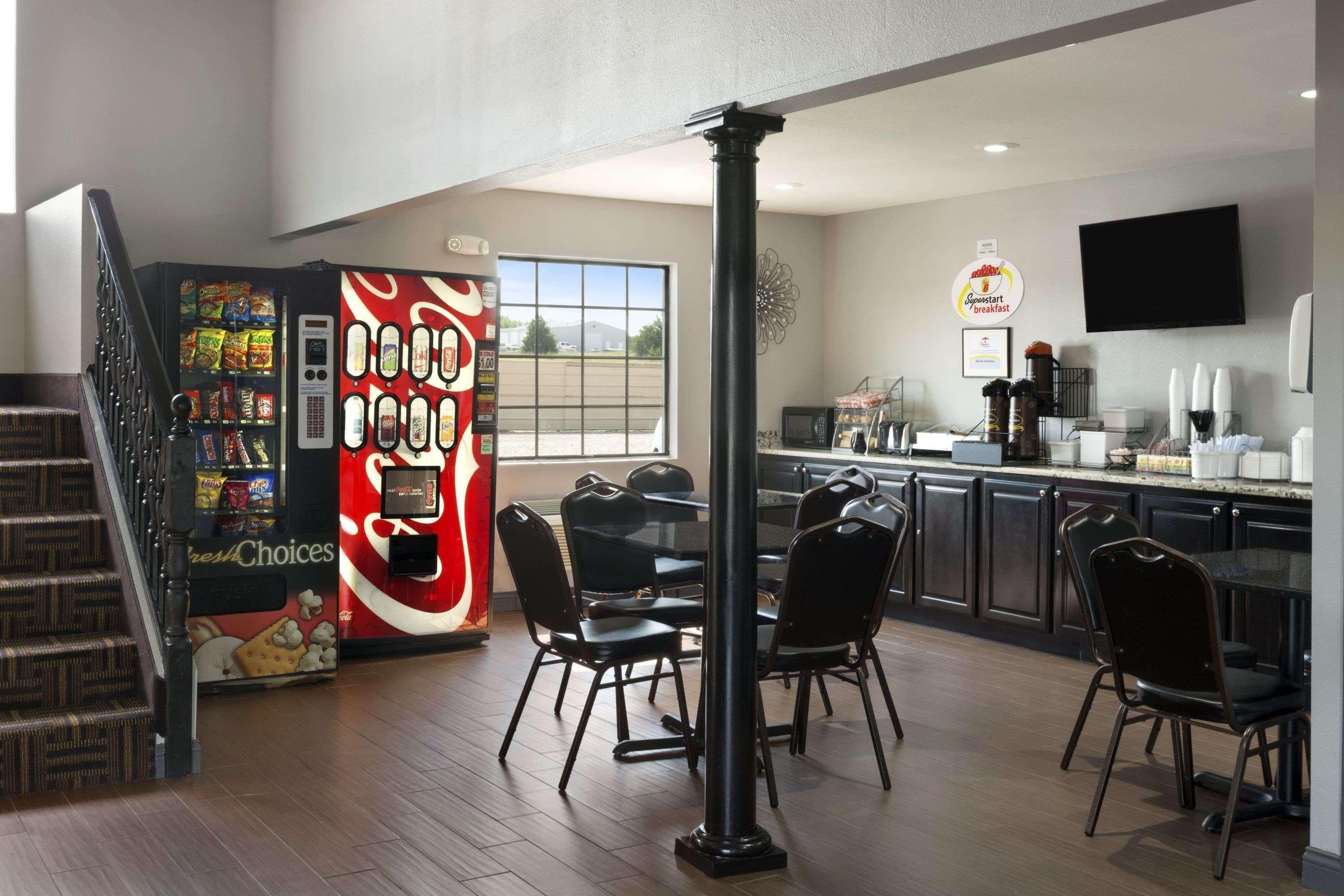 Hotel Super 8 By Wyndham 2*